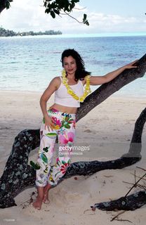 Fran Drescher feet photo thumbnail