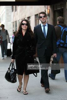Fran Drescher feet photo thumbnail