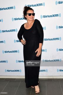 Fran Drescher feet photo thumbnail