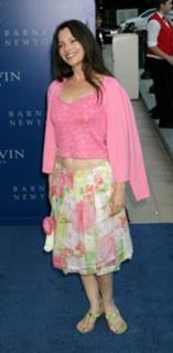 Fran Drescher feet photo thumbnail