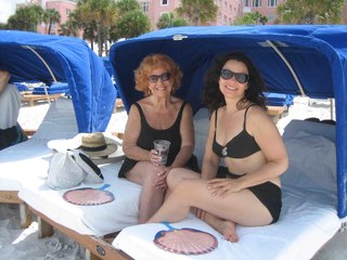 Fran Drescher feet photo thumbnail