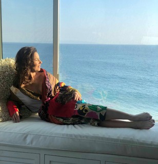 Fran Drescher feet photo thumbnail