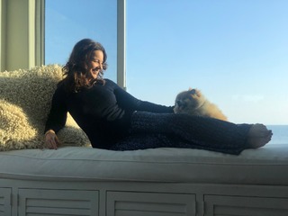Fran Drescher feet photo thumbnail