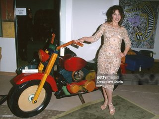 Fran Drescher feet photo thumbnail