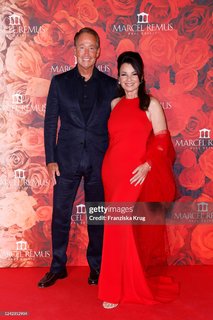 Fran Drescher feet photo thumbnail