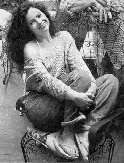 Fran Drescher feet photo thumbnail