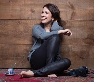 France Beaudoin feet photo 11