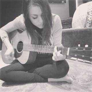 Frances Bean Cobain feet photo 2