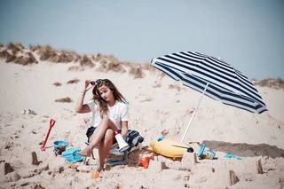 Frances Lefebure feet photo 8