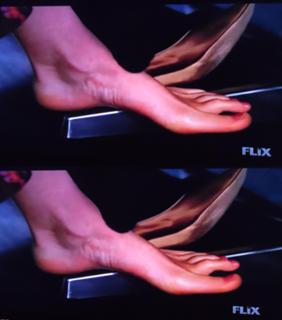 Frances O'Connor feet photo thumbnail