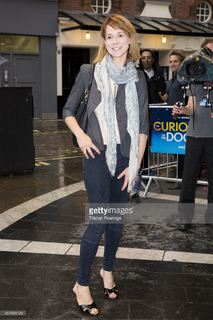 Frances O'Connor feet photo thumbnail
