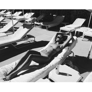 Francesca Eastwood feet photo thumbnail