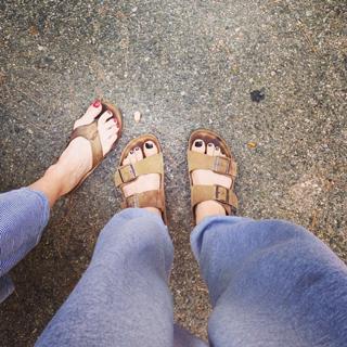 Francesca Eastwood feet photo thumbnail