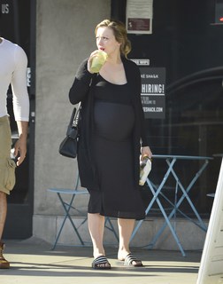 Francesca Eastwood feet photo thumbnail