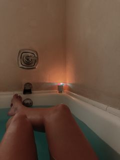 Francesca Eastwood feet photo 1