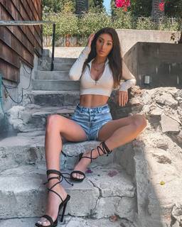 Francesca Farago feet photo 5