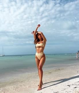 Francesca Farago feet photo 3