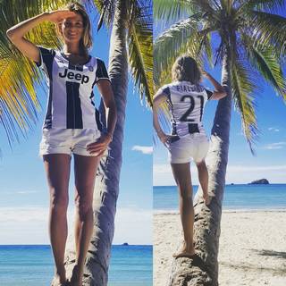 Francesca Fialdini feet photo thumbnail