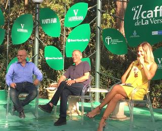 Francesca Fialdini feet photo thumbnail