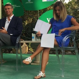 Francesca Fialdini feet photo thumbnail