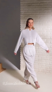 Francesca Fialdini feet photo thumbnail