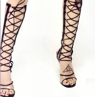 Francesca Inaudi feet photo 12