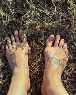 Francesca Inaudi feet photo 8