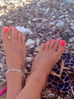 Francesca Leto feet photo thumbnail