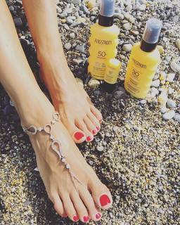 Francesca Leto feet photo thumbnail