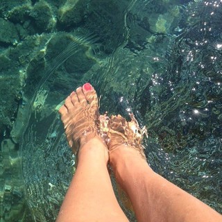 Francesca Leto feet photo thumbnail