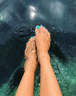Francesca Leto feet photo thumbnail