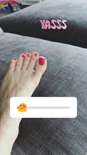 Francesca Leto feet photo thumbnail