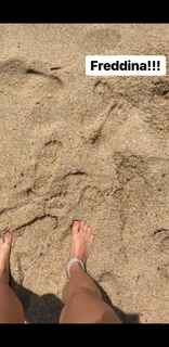 Francesca Leto feet photo thumbnail