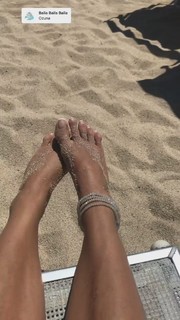 Francesca Leto feet photo thumbnail