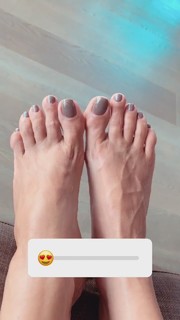 Francesca Leto feet photo thumbnail