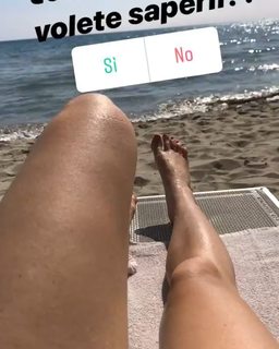 Francesca Leto feet photo thumbnail