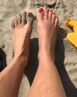 Francesca Leto feet photo thumbnail