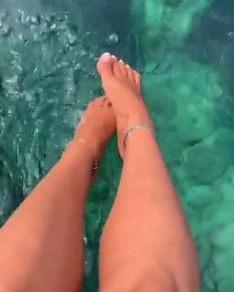 Francesca Leto feet photo thumbnail