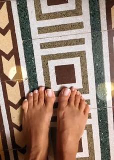 Francesca Leto feet photo thumbnail