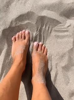 Francesca Leto feet photo thumbnail