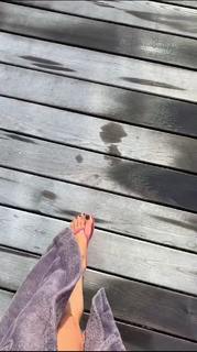 Francesca Leto feet photo thumbnail