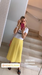 Francesca Leto feet photo thumbnail