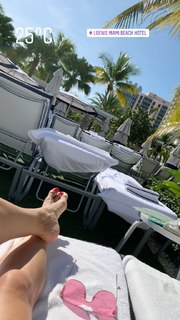 Francesca Leto feet photo thumbnail