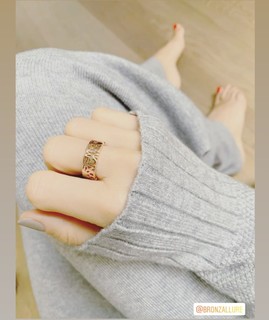 Francesca Leto feet photo thumbnail