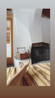 Francesca Leto feet photo thumbnail