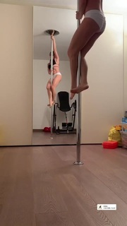 Francesca Leto feet photo thumbnail