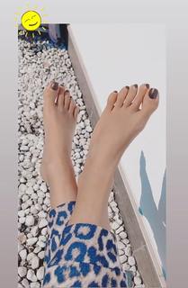 Francesca Leto feet photo thumbnail