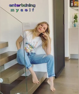 Francesca Leto feet photo thumbnail