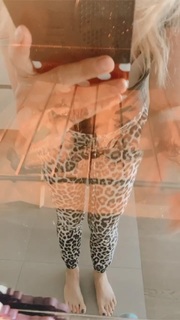 Francesca Leto feet photo thumbnail