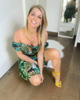 Francesca Leto feet photo thumbnail